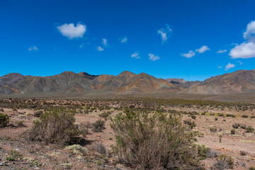 Fototapeta na wymiar Montaña de colores en la ruta de los seismiles, Fiambala, Catamarca, Argentina