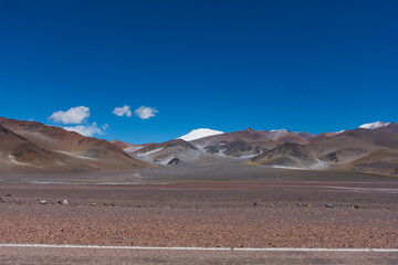 Montaña de colores en la ruta de los seismiles, Fiambala, Catamarca, Argentina