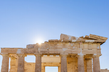 Obraz premium Ancient column at Acropolis site on a sunny evening in Athens Greece