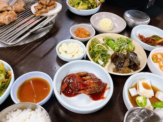 Obraz na płótnie Canvas Korean Food: Pork Rib Barbecue and Side Dish, Banchan