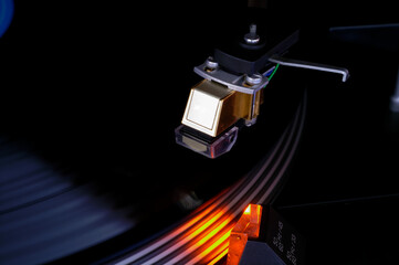 Turntable vinyl disk pickup cartridge and strobo light
