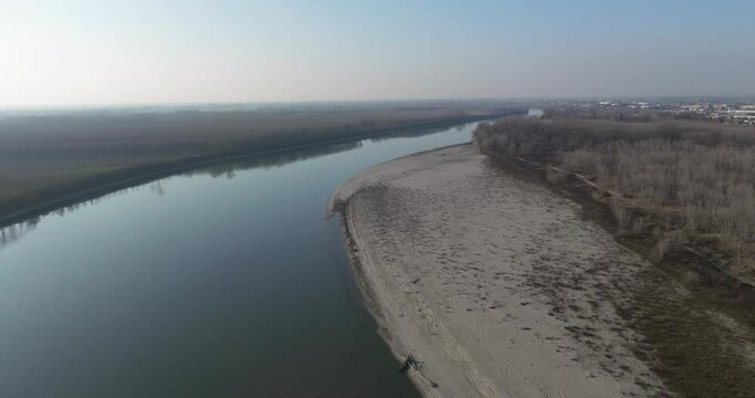 Fiume Po a Boretto Reggio Emilia