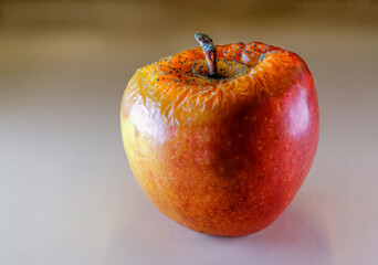 Verschimmelter Apfel