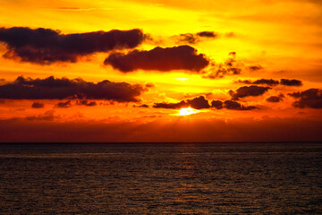 Sonnenuntergang über dem Meer