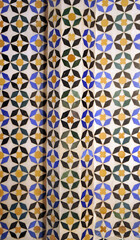 Mosaïque géométrique arabe de l'Alhambra à Grenade. Al Andallus Tiles appelés alicatados. Carreaux arabes d'Espagne. Alhambra Palace à Grenade, un site du patrimoine mondial de l'UNESCO