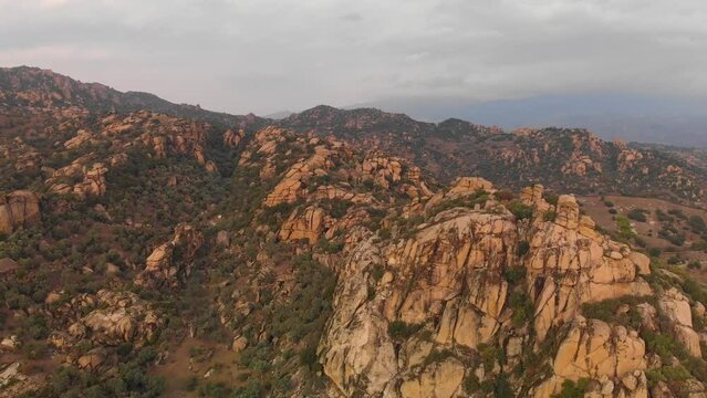 The rocks found in the G&ouml;kbel valley, located in the triangle of Milas and Yatağan in Muğla and &Ccedil;ine district in Aydın. The youngest are 15 million years old and the oldest are interesting rocks estim