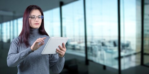 Young smart business woman worker with digital tablet