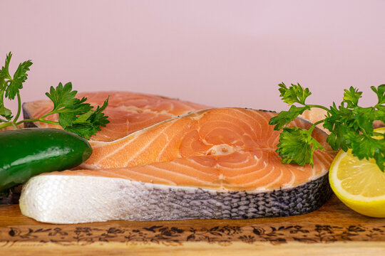 salmos crudo en rodajas