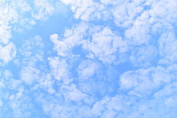 Fototapeta na wymiar white cloud on blue sky, natural background