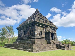 Obraz premium Ijo temple with blue sky. The highest temple in Yogyakarta
