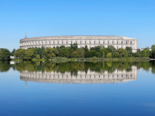 Fototapeta premium Kongresshalle auf dem ehemaligen Reichsparteitagsgelände in Nürnberg, Bayern, Deutschland