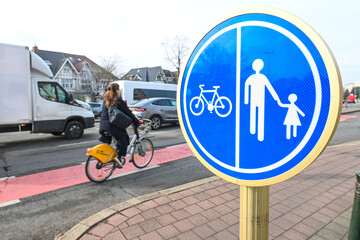 velo Belgique Bruxelles cycliste circulation securité piste cyclable pieton