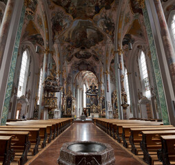 Obraz premium Inside of the parish church of St. Nicholas, in the old town of Hall in Tyrol, Austria