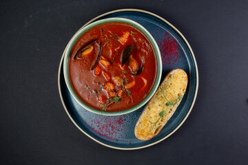 bowl of tomato sauce