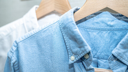 ハンガーにかかってる服