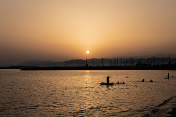 Atardecer en la playa del Zapillo de Almería