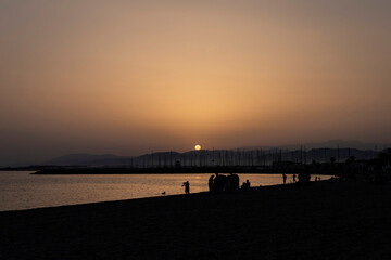 Atardecer en la playa del Zapillo de Almería