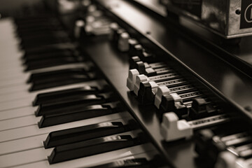 Tonewheel Organ Keyboard and Drawbars