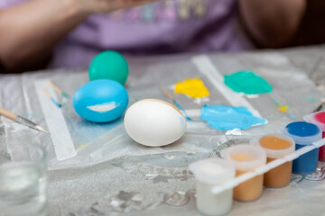 Painting Easter eggs at home