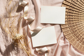 Set mockup of 3,5x5 cards on pink background 