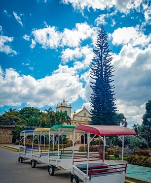 El bello parque central del municipio de La Villa de San Antonio, Comayagua. Es hermoso! 
The beautiful central park of the municipality of La Villa de San Antonio, Comayagua.
It's lovely