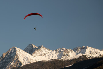 parapendio in valle d'Aosta