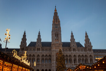 Fototapeta na wymiar Image of the city hall building in Vienna, Austria at Christmas at night.