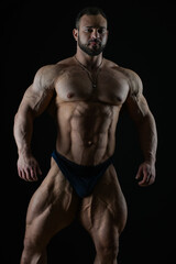 Obraz premium Fitness male model posing