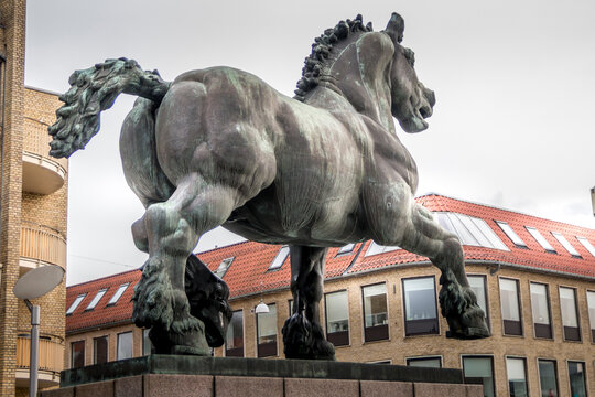 Randers, Denmark - 08 feb 2020:The Jutland Stallion was created by Helen Schou and it was erected in 1969 as a remembrance of the famous horse markets and the skilled breeding work with Jutland horse