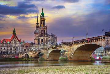 Fototapeta na wymiar Old town of baroque Dresden, popular touristic attraction, Germany