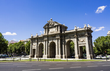 Fototapeta na wymiar Puerta de Alcalá monument, Madrid, Spain.