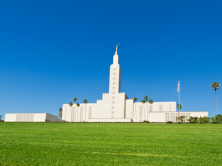 Fototapeta na wymiar Mormon Temple, Los Angeles