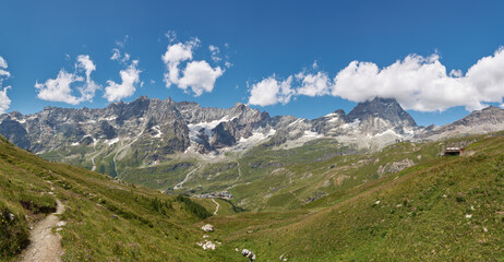 Fototapeta na wymiar Panoramic view of the Matterhorn mountain ridge. Breuil-Cervinia, Italy