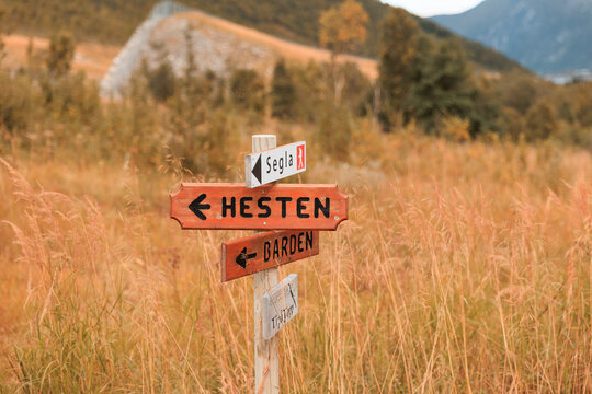 Signpost Hesten, Senja, Norway