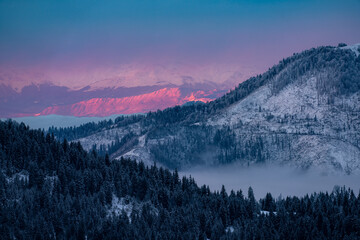 Obraz premium sunrise in the mountains