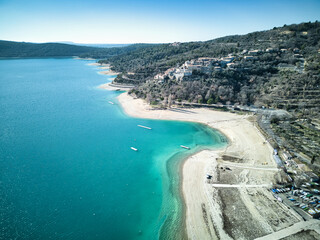 Obraz premium Lake of Sainte-Croix (Lac de Sainte-Croix, Gorges du Verdon) in the Provence-Alpes-Côte d'Azur region, France