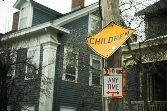 School Crossing Sign Images – Browse 20,128 Stock Photos, Vectors, and  Video