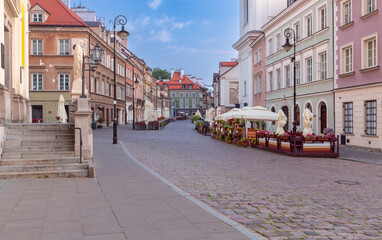 Fototapeta na wymiar Warsaw. Old street in the center of the old city in the early morning.
