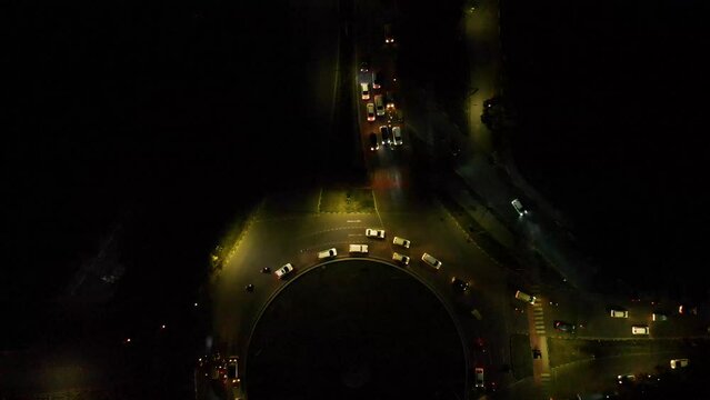 Night traffic moving in perfect order at the Roundabout