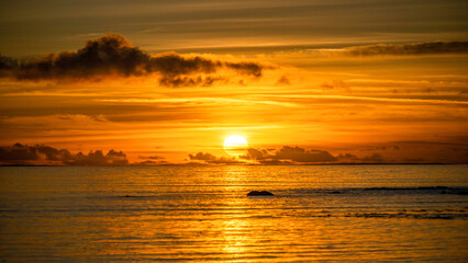 Fototapeta premium Sunset over sea