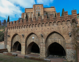 Fototapeta premium fountain with spring water called FONTEBRANDA in Siena in Central Italy
