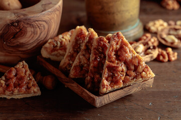 Cookies with walnuts and honey.