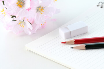 新入学・新学期イメージ―新しい鉛筆と消しゴム