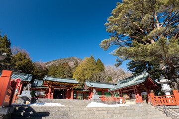 奥日光、二荒山神社中宮祠の拝殿と男体山　日光、栃木県、日本。2月