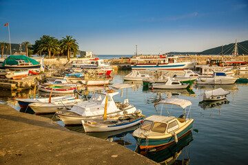 Fototapeta na wymiar Seascape with old boats and yachts