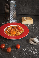 pasta pomodoro con scampi