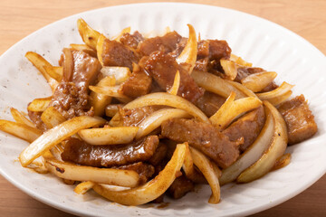 牛肉と玉ねぎのオイスター炒め