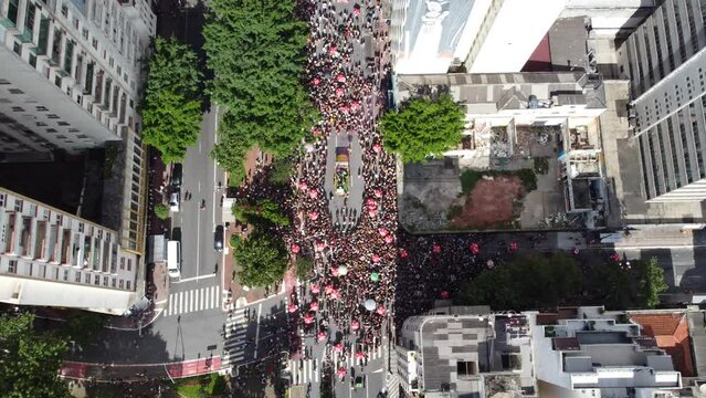 population having fun in carnival blocks in the streets of downtown S&atilde;o Paulo; Editorial