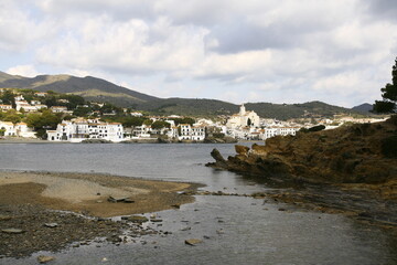 Cadaqués, village de pêcheurs, dans la région de Catalogne,  près du cap Creus, le point le...