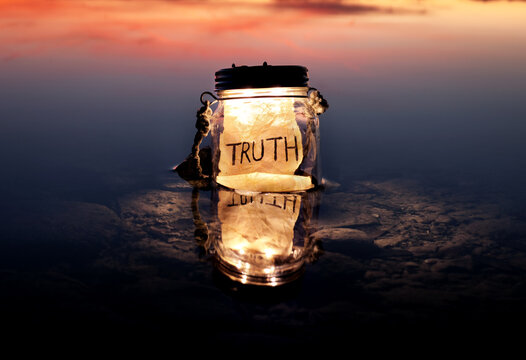 truth, lie, fake news, fake, false news, news, press, newspaper, half truth, Ukraine, Russia, Putin, Propaganda, Wahrheit, L&uuml;ge, Falsche Nachrichten,  Presse, Zeitung, halbe Wahrheit, 